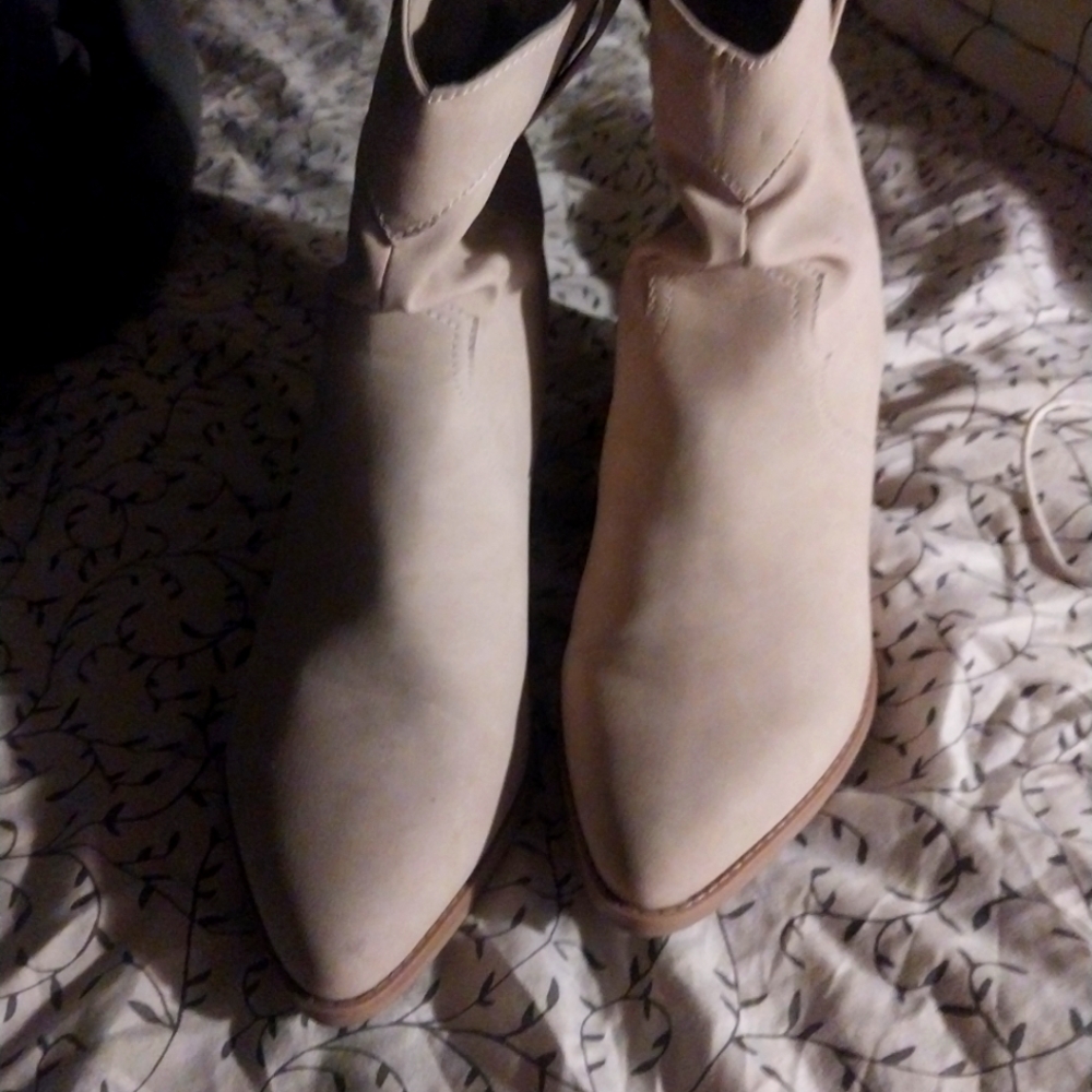 womans boots
